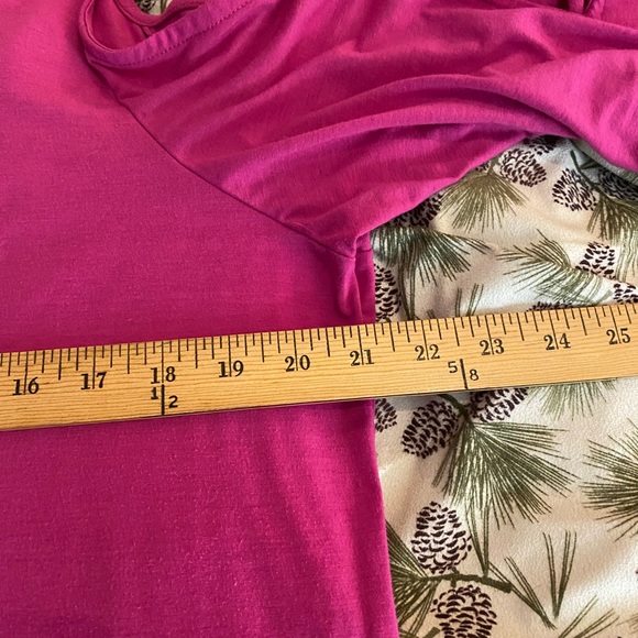 Torrid cold shoulder TShirt - Picture 4 of 5